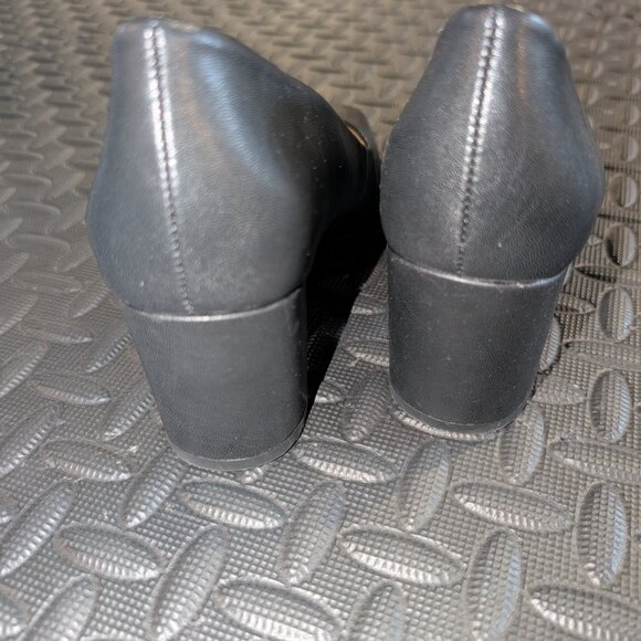 Women's Pumps - Picture 8 of 12